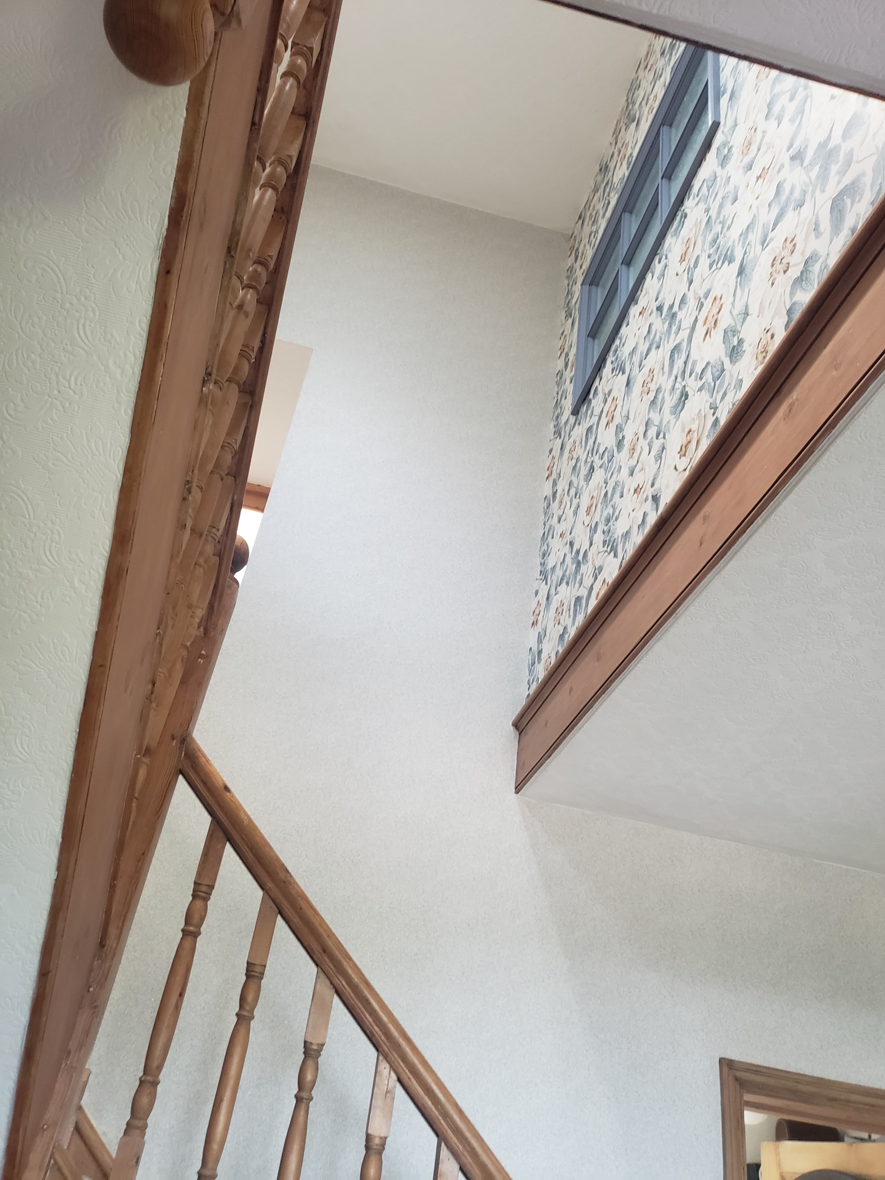 Wallpapering image