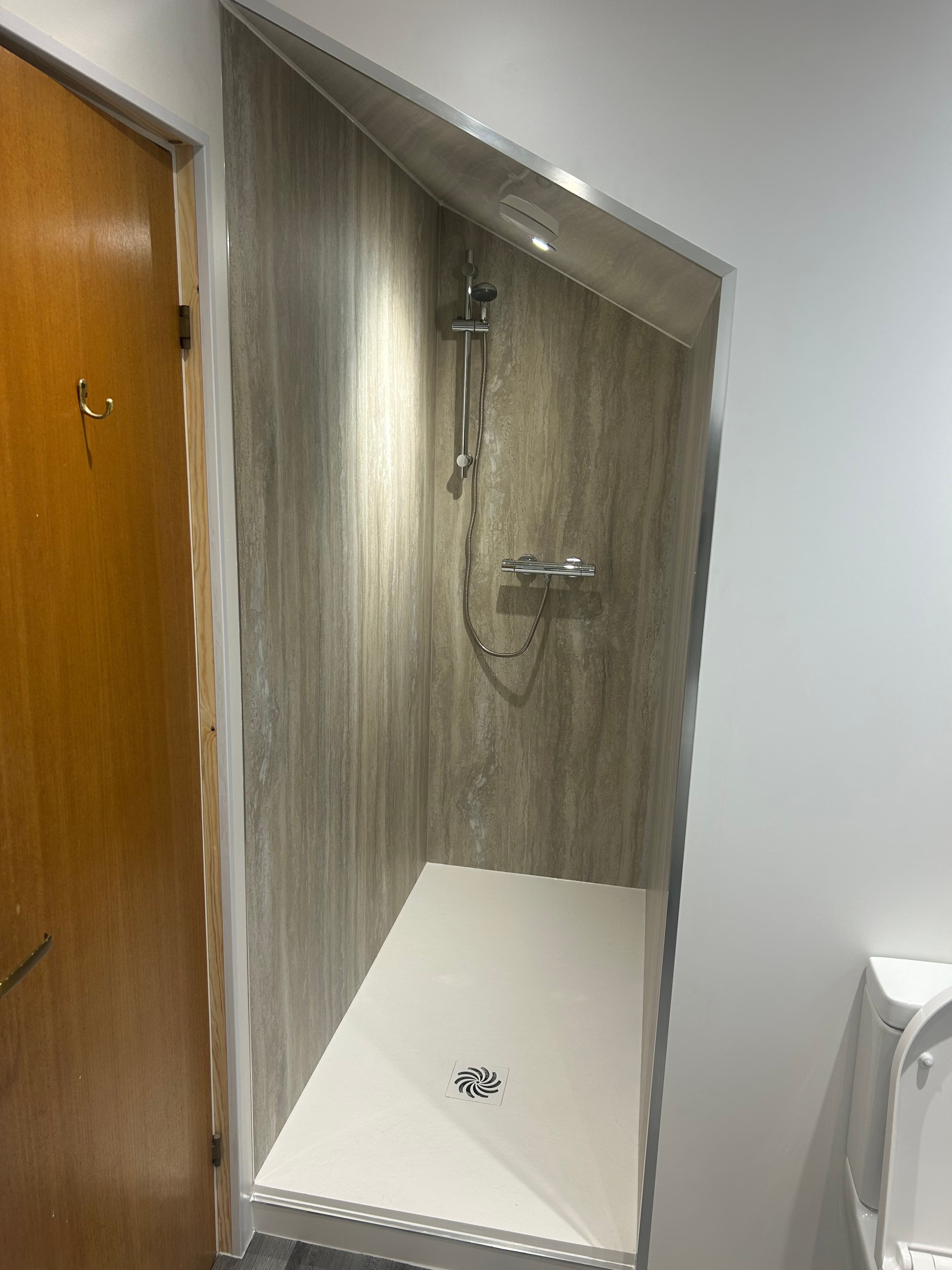 Bathroom - IdealBathrooms.im project image